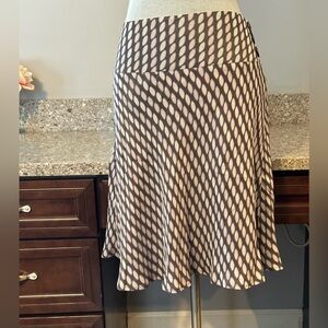 Ann Taylor Loft lined skirt with side zipper with a purple hue Size 10